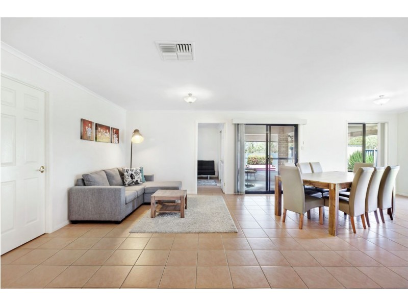 32 Mountain View Crescent, Mount Warren Park QLD 4207