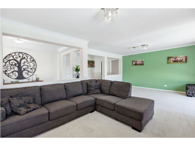 32 Mountain View Crescent, Mount Warren Park QLD 4207