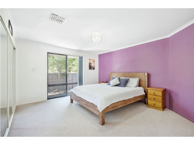 32 Mountain View Crescent, Mount Warren Park QLD 4207