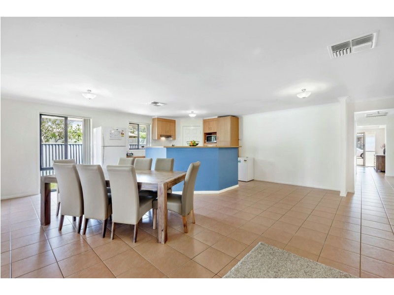 32 Mountain View Crescent, Mount Warren Park QLD 4207