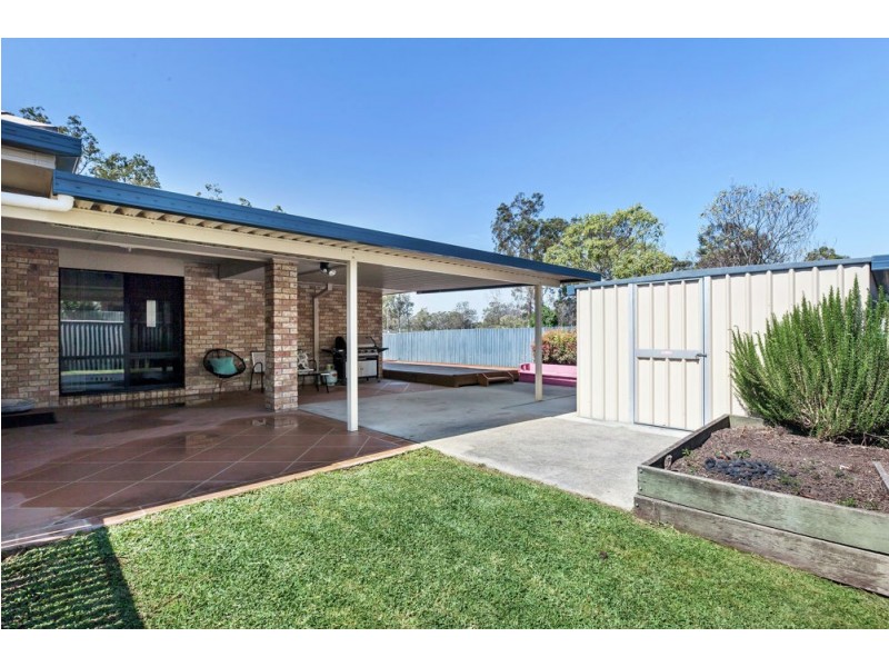 32 Mountain View Crescent, Mount Warren Park QLD 4207