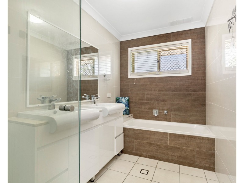 26 Kaiser Court, Waterford West QLD 4133