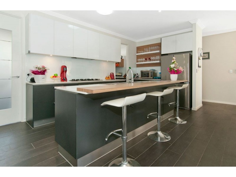 18 Richmond Crescent, Waterford QLD 4133