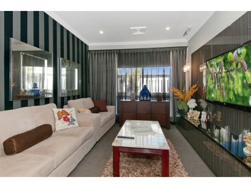 18 Richmond Crescent, Waterford QLD 4133