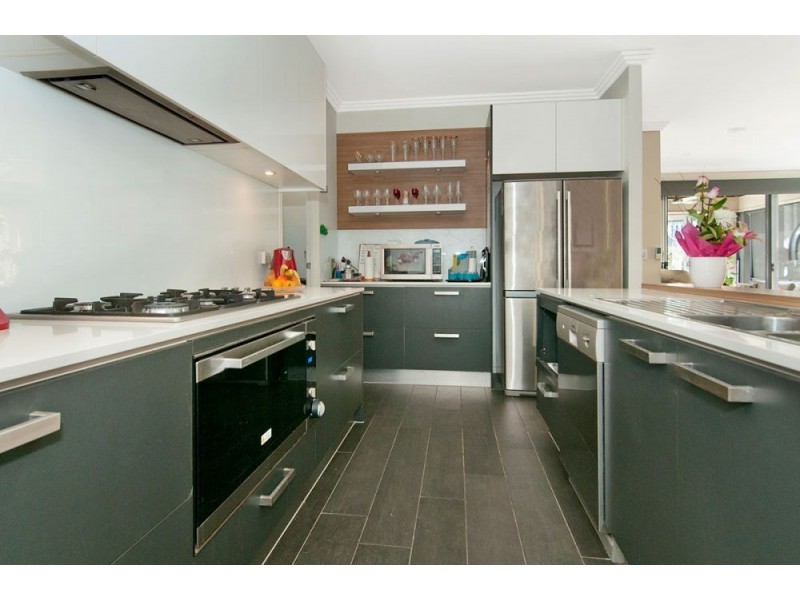 18 Richmond Crescent, Waterford QLD 4133