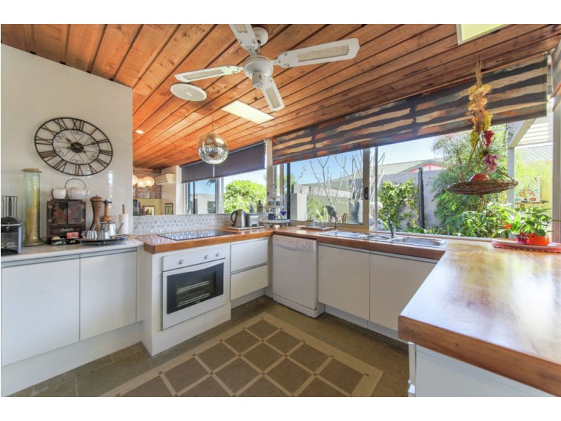 9 Lergessner Street, Biggera Waters QLD 4216