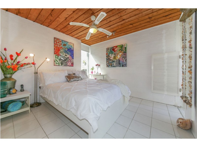 9 Lergessner Street, Biggera Waters QLD 4216