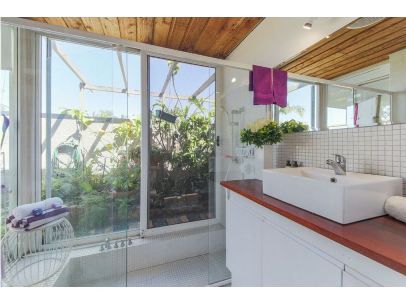 9 Lergessner Street, Biggera Waters QLD 4216