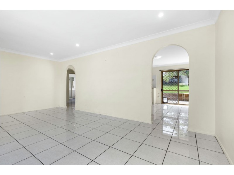 8 Elonera Drive, Slacks Creek QLD 4127