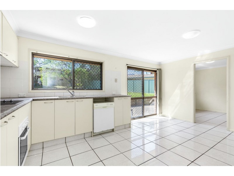 8 Elonera Drive, Slacks Creek QLD 4127