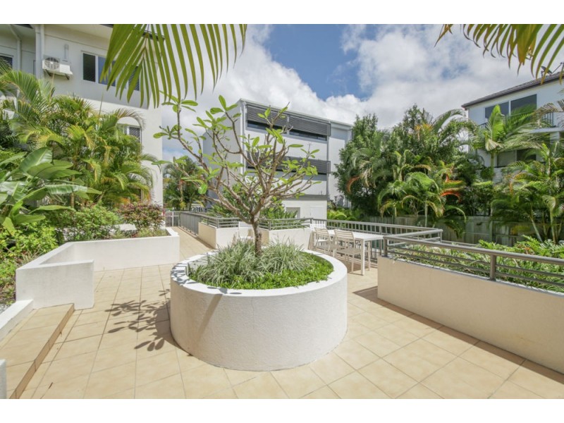 3/4 Proud Street, Labrador QLD 4215