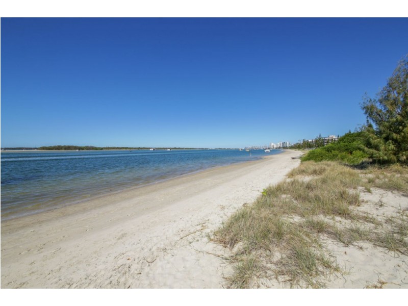 3/4 Proud Street, Labrador QLD 4215