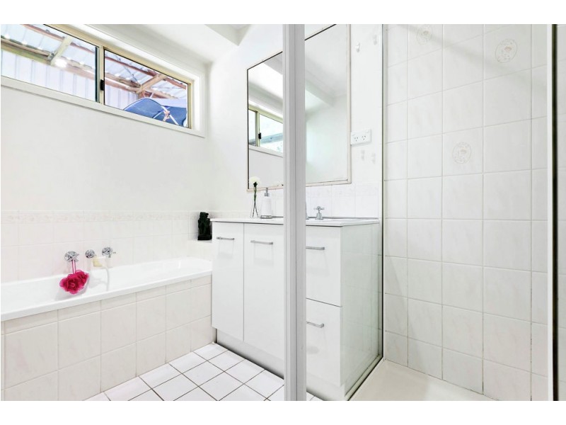 11 Banka Avenue, Jacobs Well QLD 4208