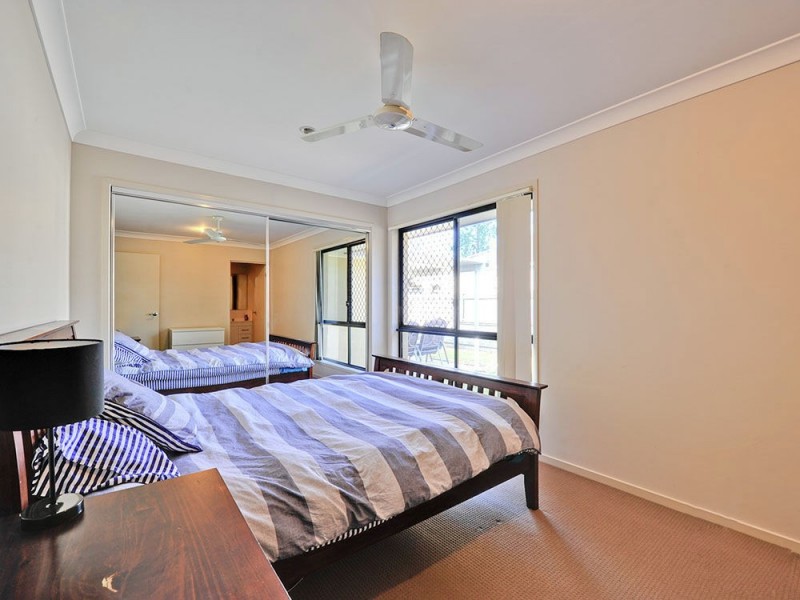 8 Sanctuary Parkway, Waterford QLD 4133