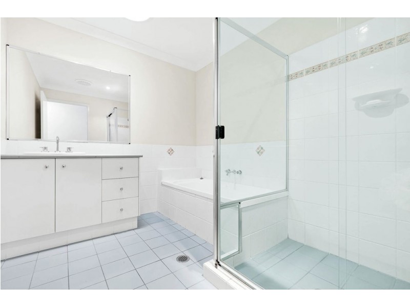 3 Farrer Court, Upper Coomera QLD 4209
