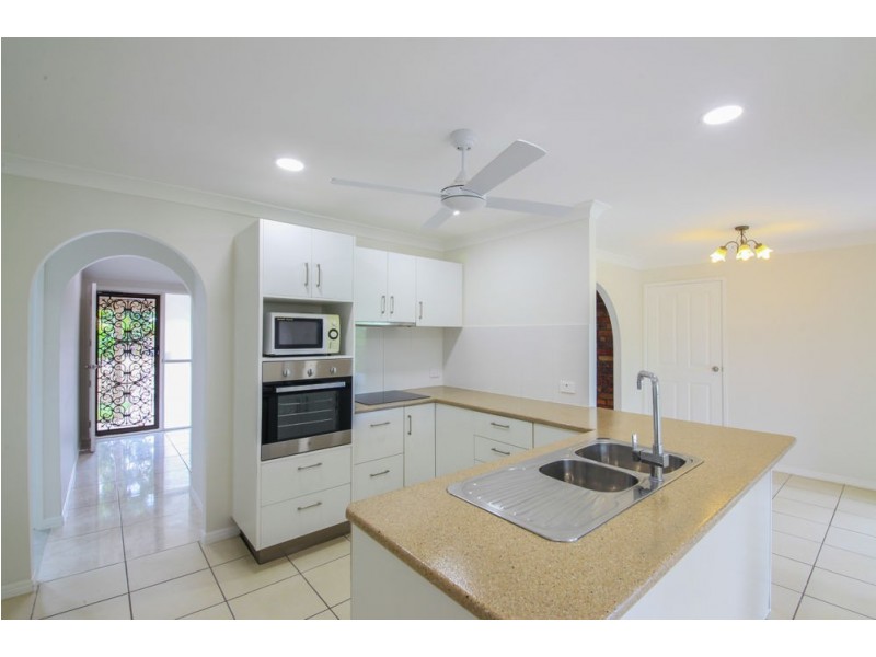 21 Burgundy Court, Highland Park QLD 4211