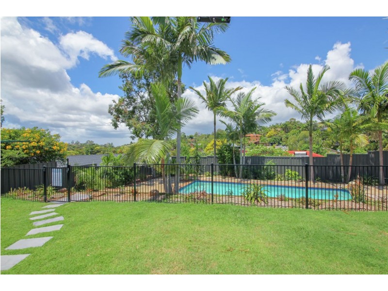 21 Burgundy Court, Highland Park QLD 4211