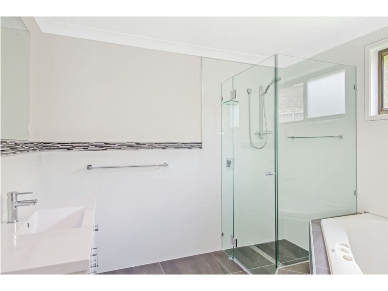 21 Burgundy Court, Highland Park QLD 4211