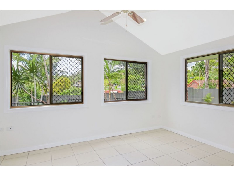 21 Burgundy Court, Highland Park QLD 4211