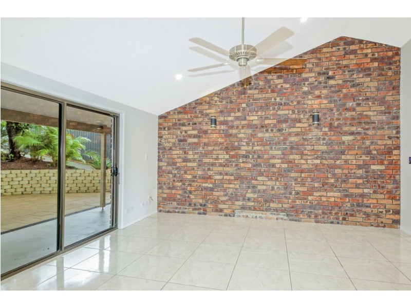 21 Burgundy Court, Highland Park QLD 4211