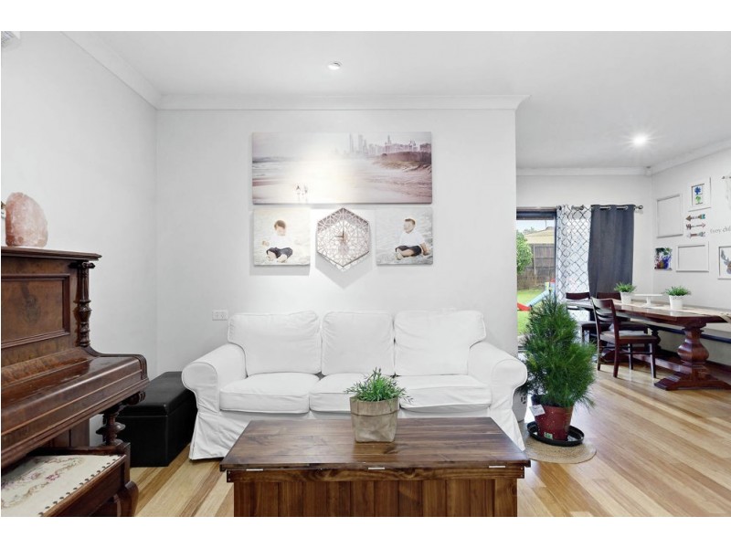 24 Village Drive, Daisy Hill QLD 4127