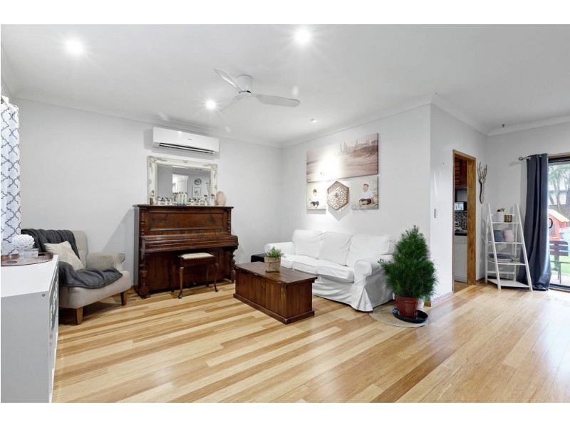 24 Village Drive, Daisy Hill QLD 4127