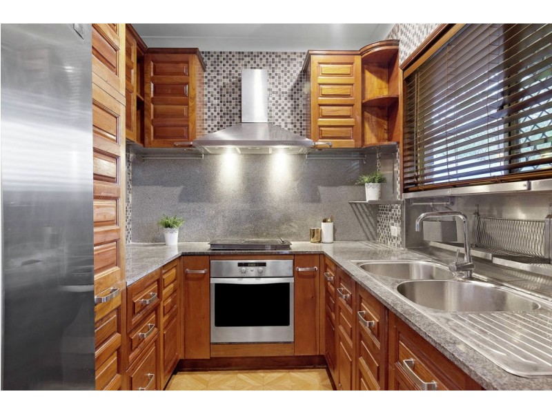 24 Village Drive, Daisy Hill QLD 4127