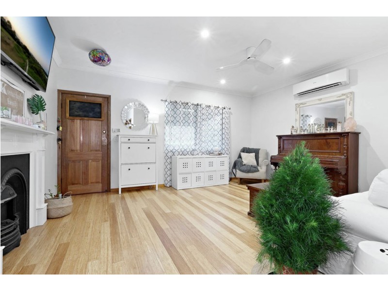 24 Village Drive, Daisy Hill QLD 4127