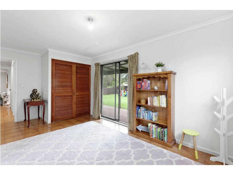 24 Village Drive, Daisy Hill QLD 4127