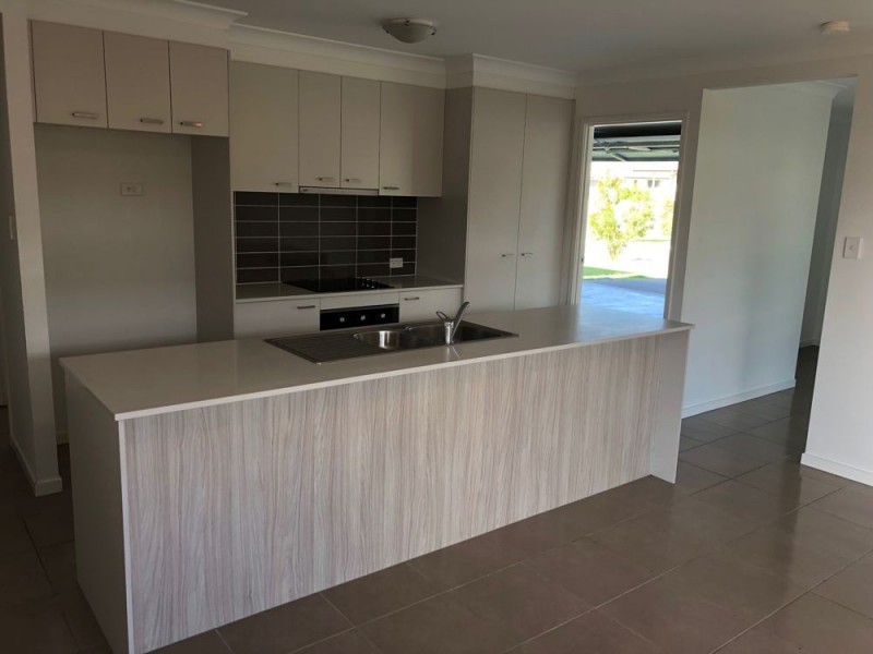 9 Tanzanite Ave, Logan Reserve QLD 4133