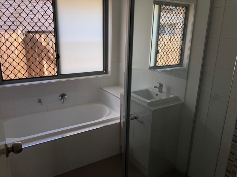 9 Tanzanite Ave, Logan Reserve QLD 4133
