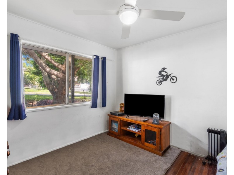 5 Hibiscus Street, Kingston QLD 4114