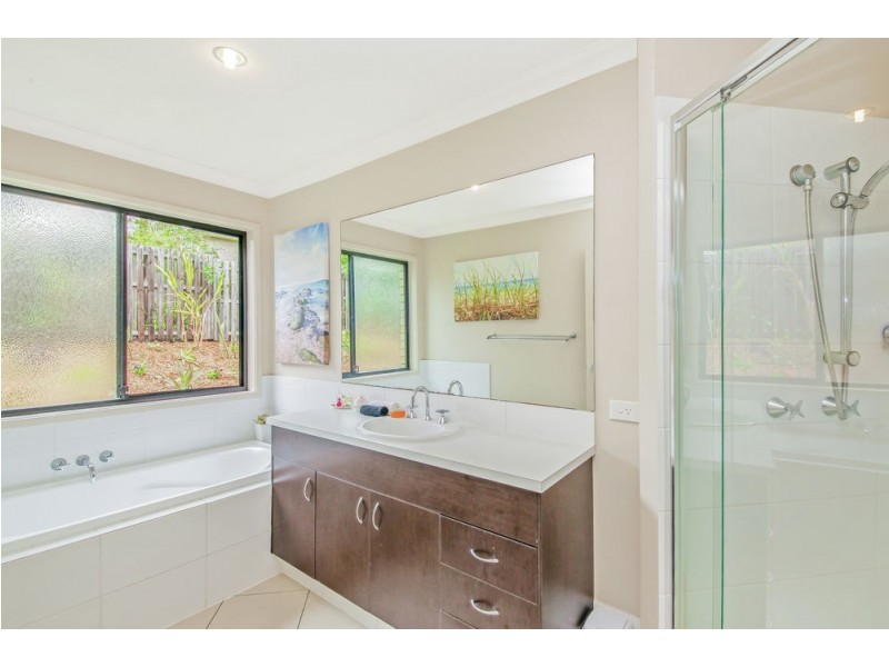 19 Matthews Crescent, Pimpama QLD 4209
