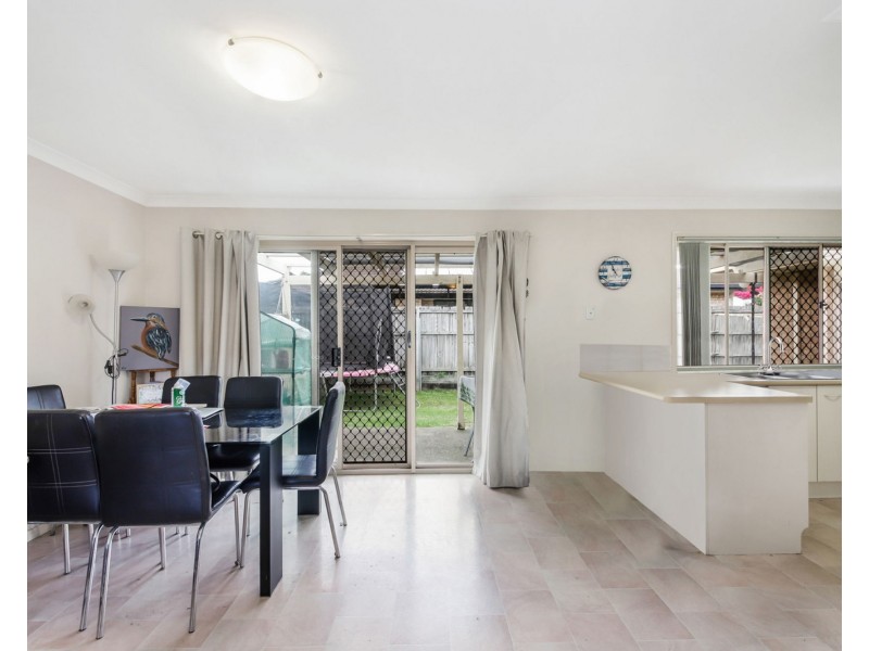 92 Golden Avenue, Calamvale QLD 4116