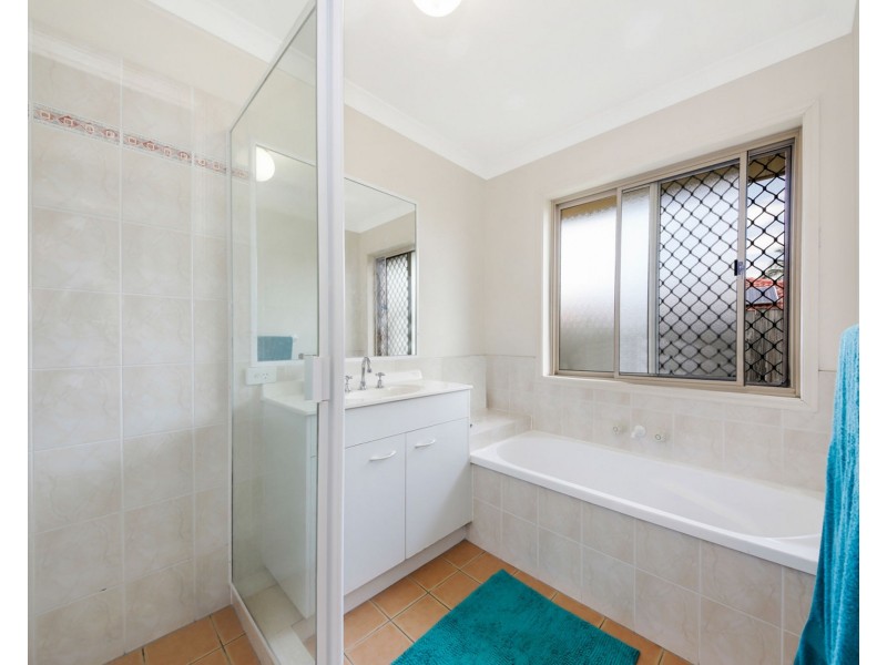 92 Golden Avenue, Calamvale QLD 4116