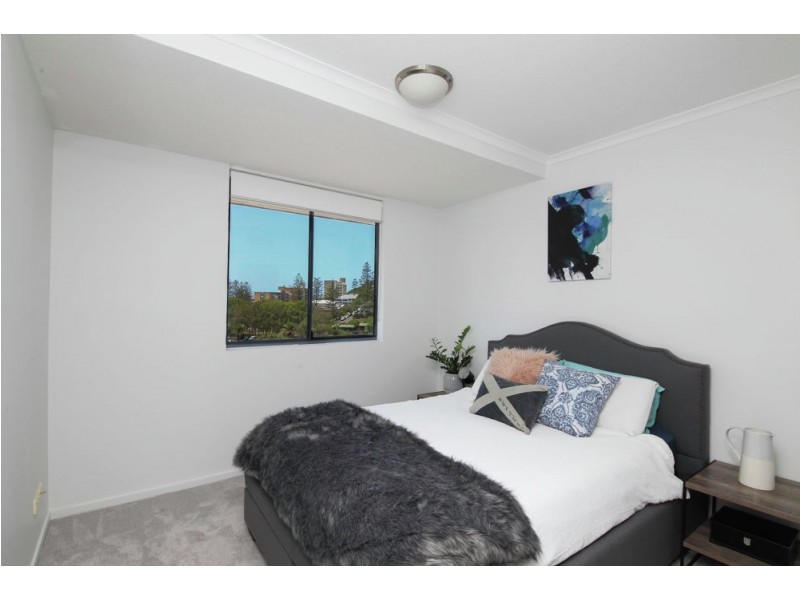 1084/1 Ocean Street, Burleigh Heads QLD 4220