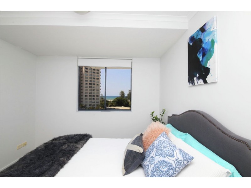 1084/1 Ocean Street, Burleigh Heads QLD 4220
