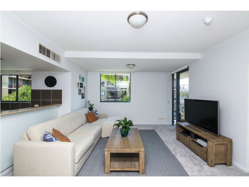 1084/1 Ocean Street, Burleigh Heads QLD 4220
