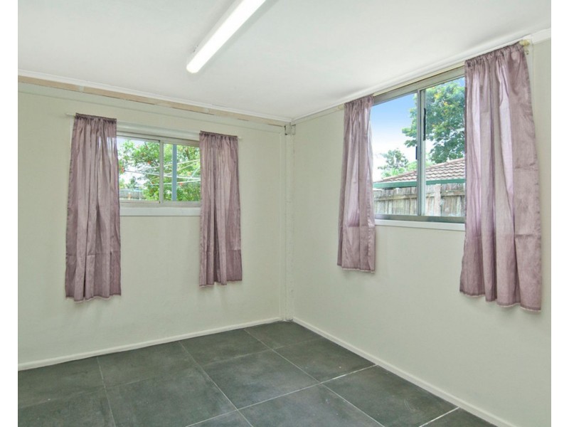 8 Poppy Street, Kingston QLD 4114