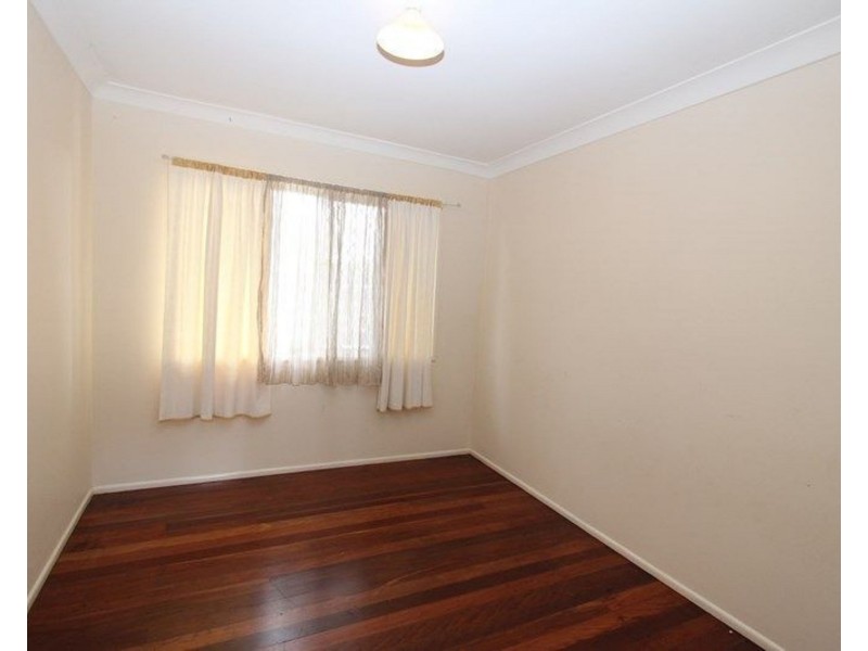 8 Poppy Street, Kingston QLD 4114