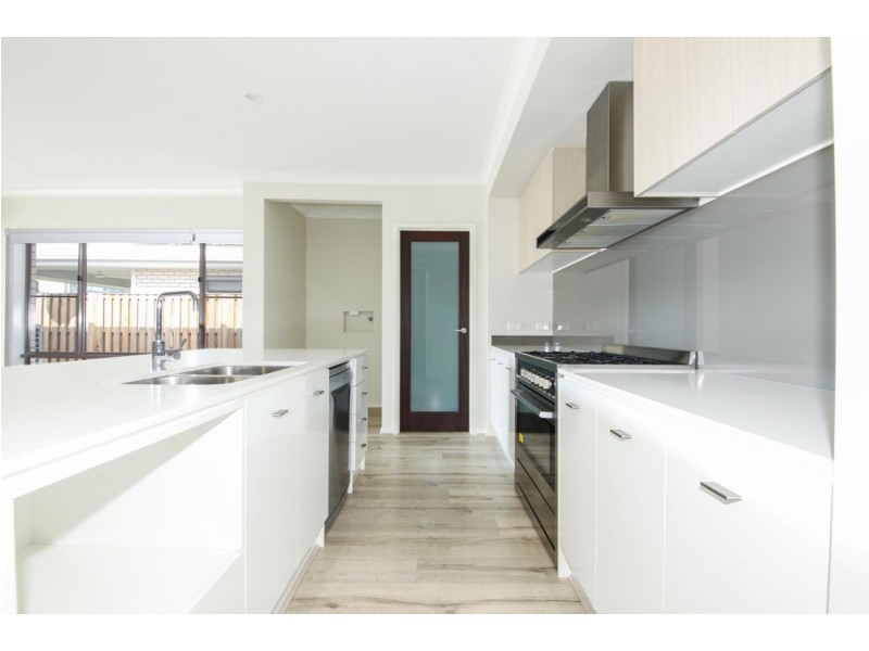 12 Lindeman Circuit, Pimpama QLD 4209