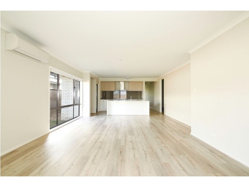 12 Lindeman Circuit, Pimpama QLD 4209