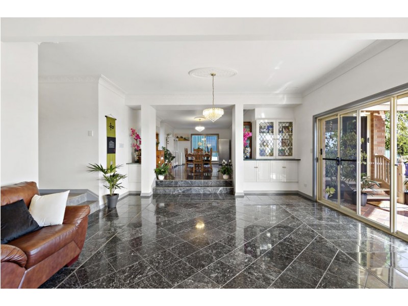 221 Springwood Road, Springwood QLD 4127