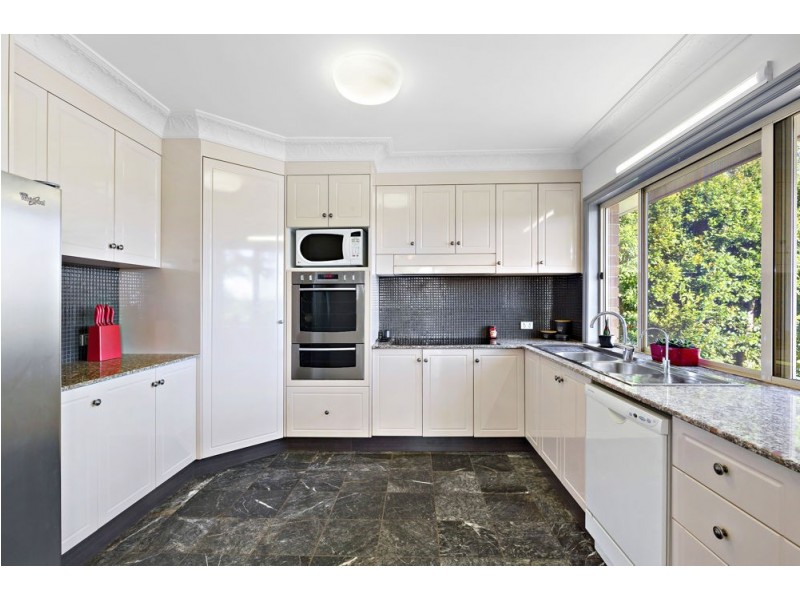 221 Springwood Road, Springwood QLD 4127