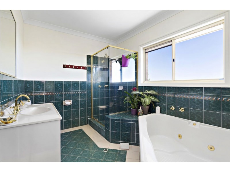 221 Springwood Road, Springwood QLD 4127