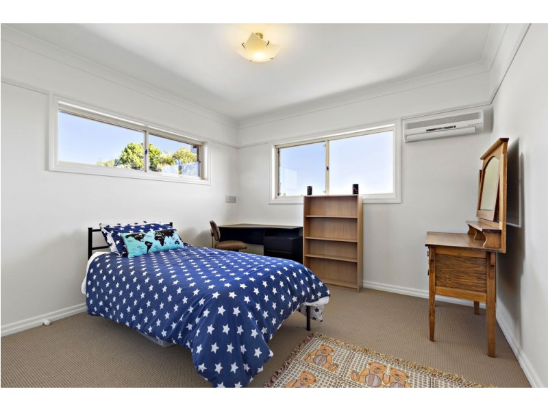 221 Springwood Road, Springwood QLD 4127