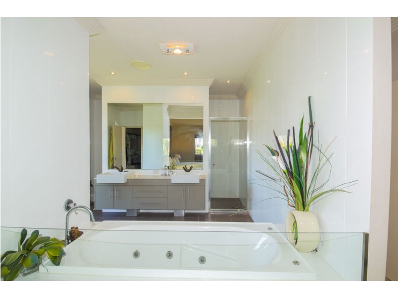 20 Rainbow Circuit, Coomera Waters QLD 4209