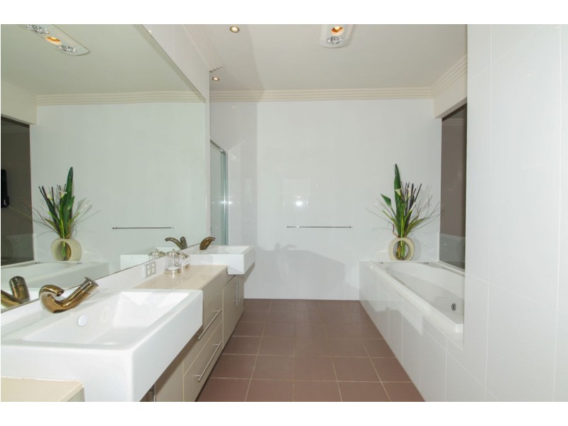 20 Rainbow Circuit, Coomera Waters QLD 4209