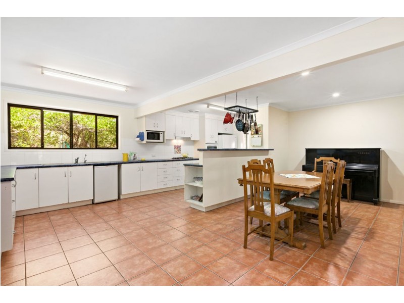 8 Jillian Court, Springwood QLD 4127