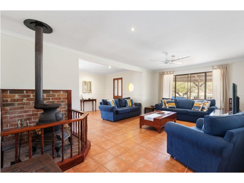 8 Jillian Court, Springwood QLD 4127